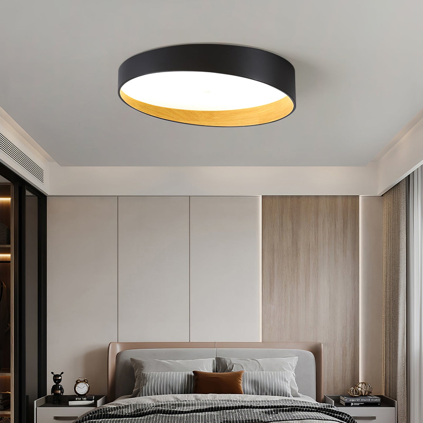 LuxeFinish - Ceiling Lamp with Elegant Design and Soft Glow