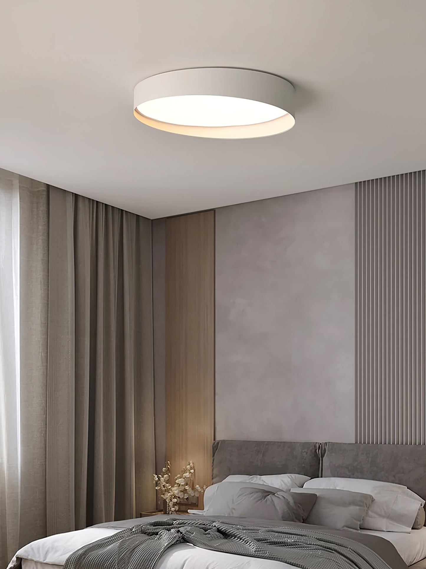 LuxeFinish - Ceiling Lamp with Elegant Design and Soft Glow