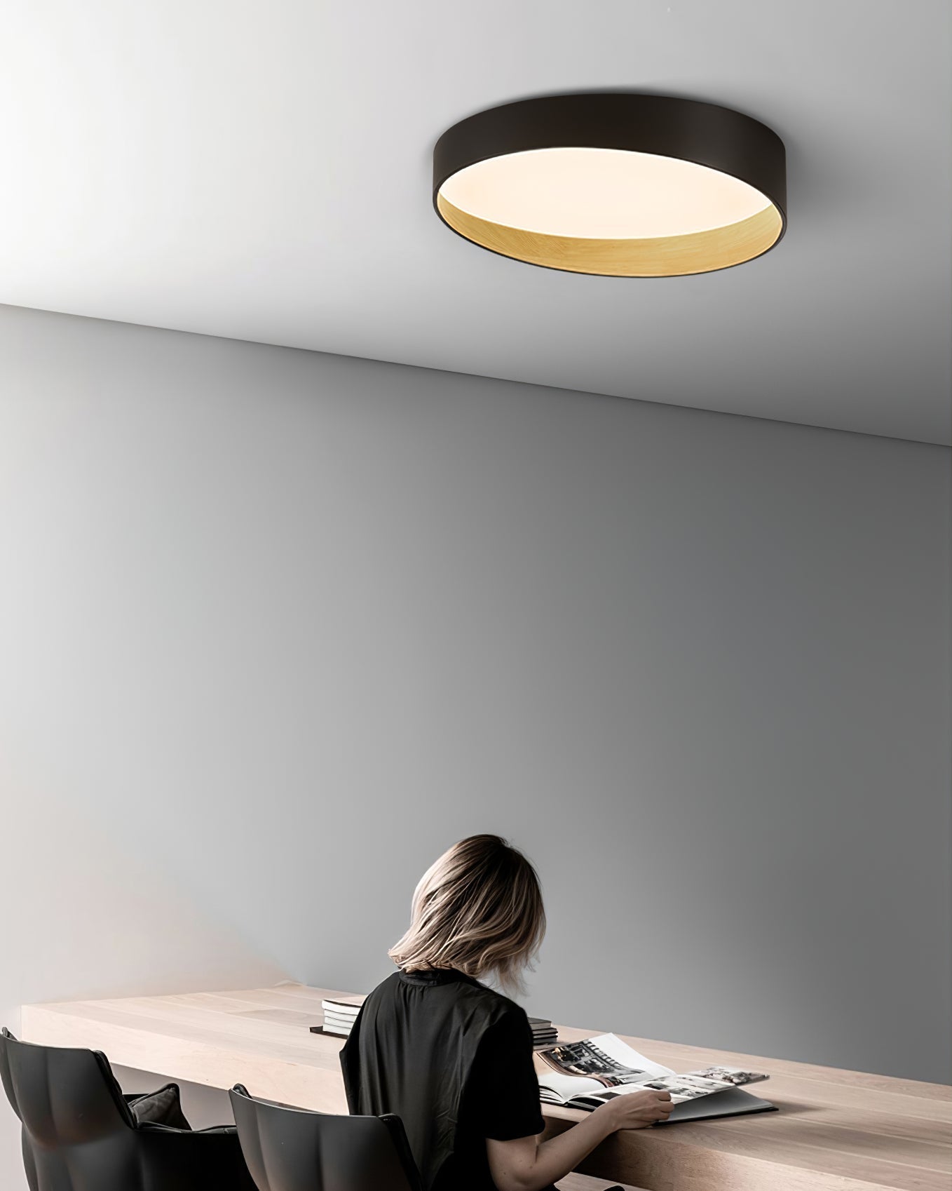 LuxeFinish - Ceiling Lamp with Elegant Design and Soft Glow