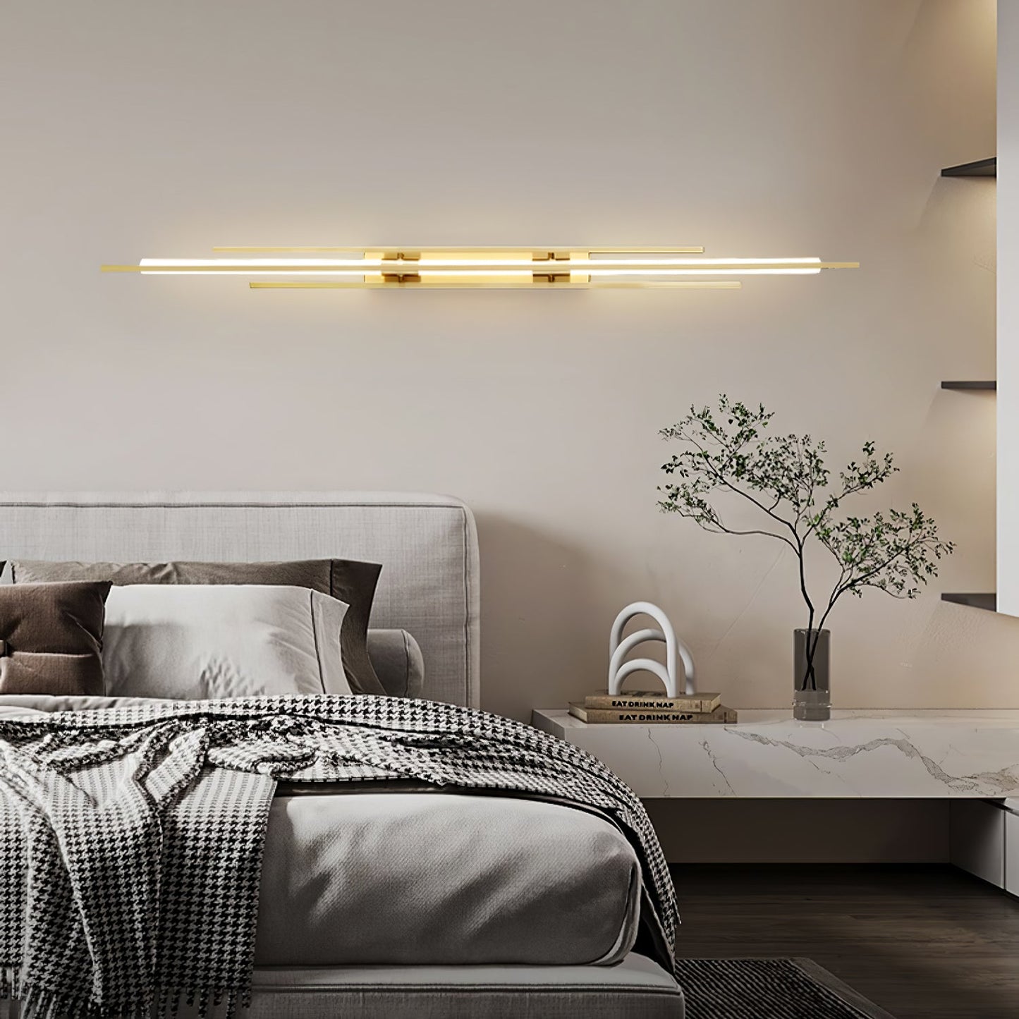 LuxeAura – Opulent Gold Wall Light for Elegant Spaces
