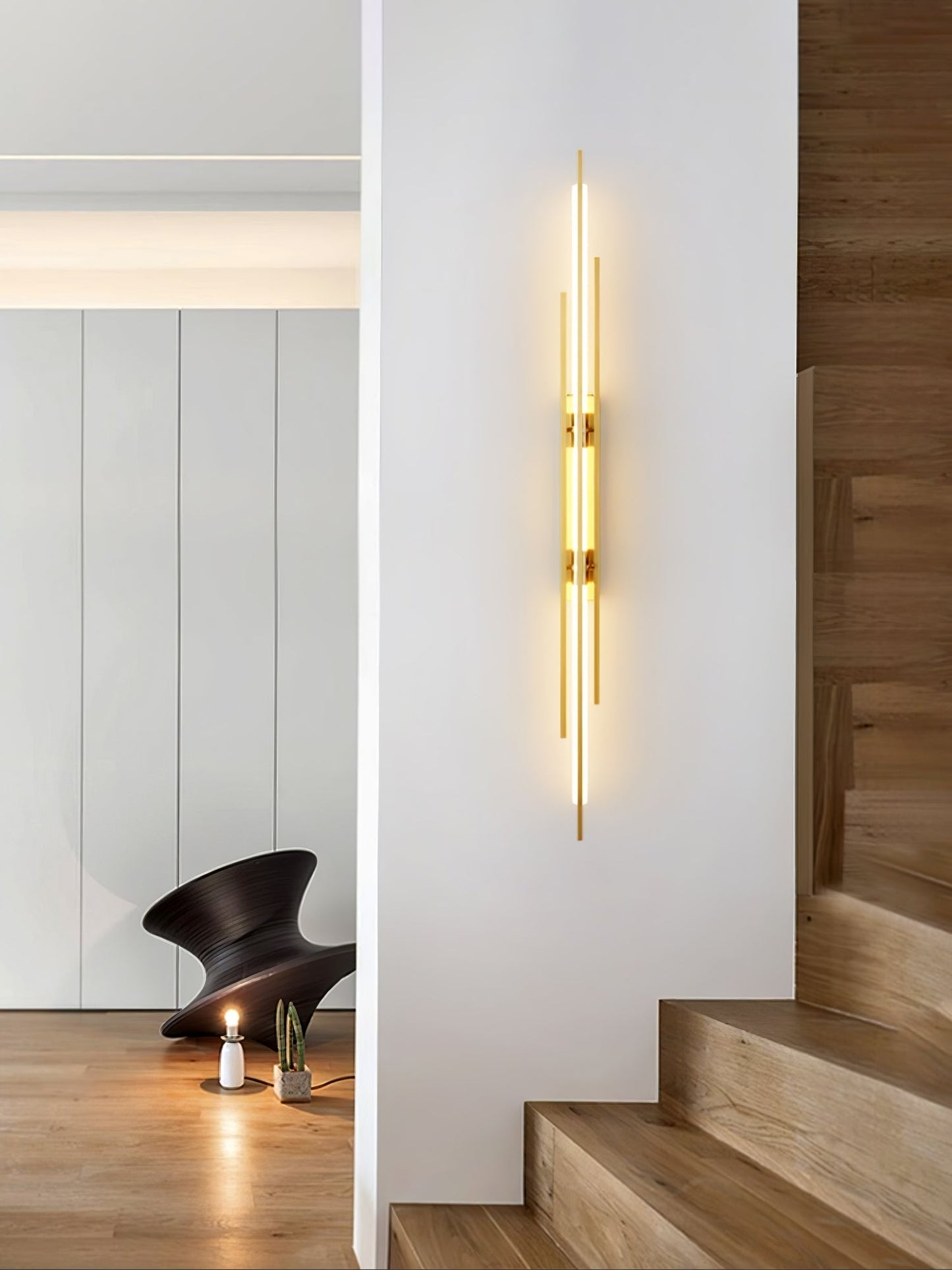 LuxeAura – Opulent Gold Wall Light for Elegant Spaces