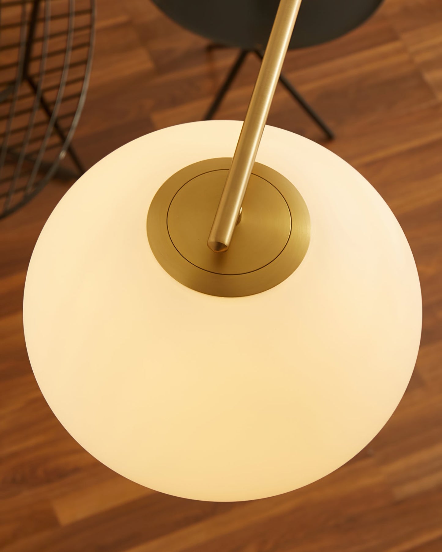 LuxeBriette - Stylish Ceiling Illumination