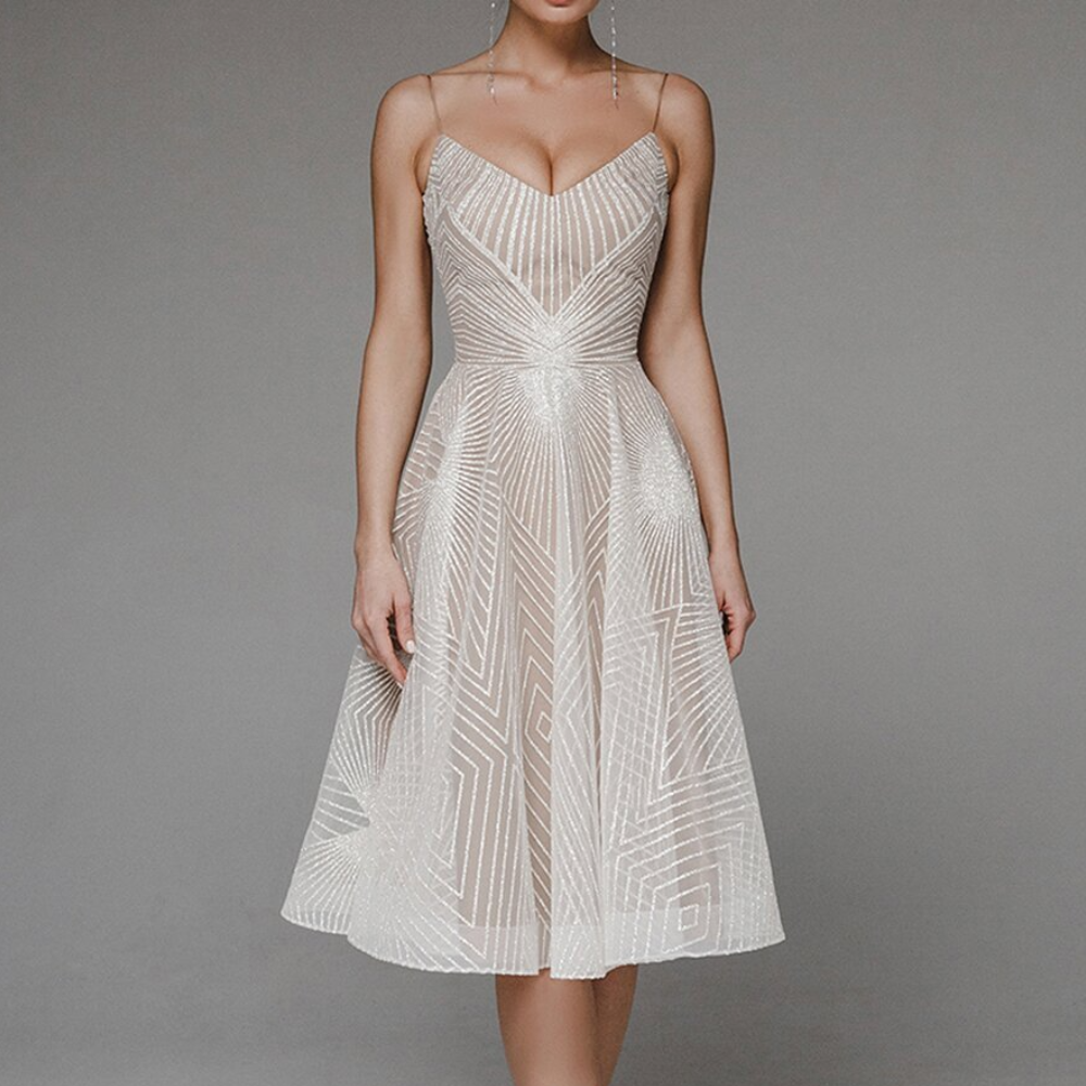 Elegant Open Back Women's Dress with Geometric Pattern for Wedding Guests