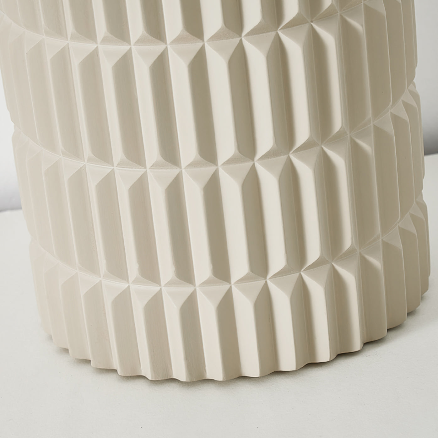 TimelessLuxe - Ceiling Lamp with Elegant Carran Design and Soft Glow