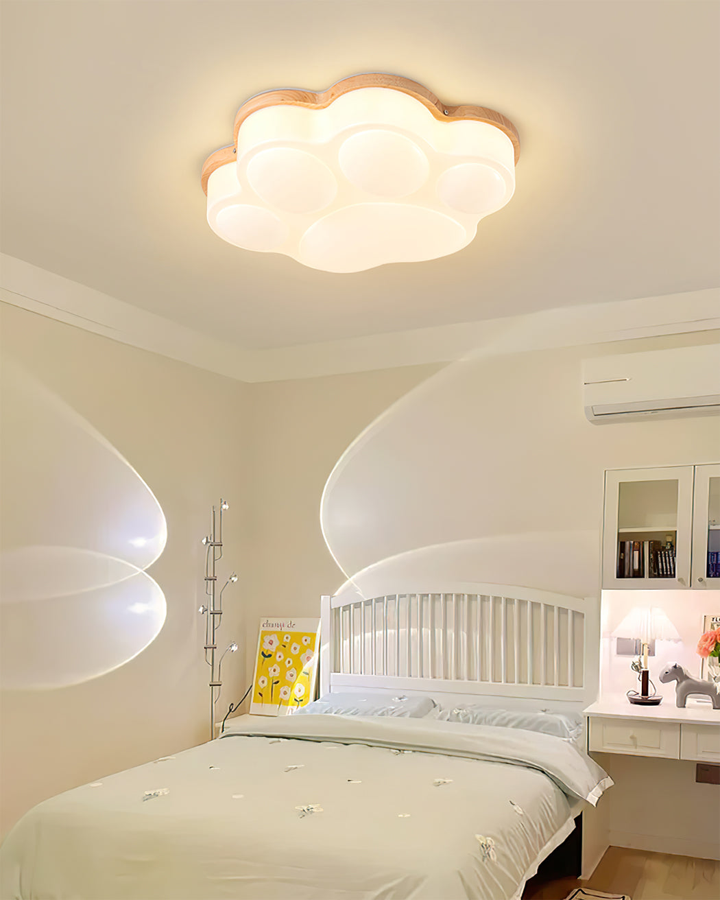 KittyLuxe - Ceiling Light with Playful Cat Paw Design and Subtle Glow