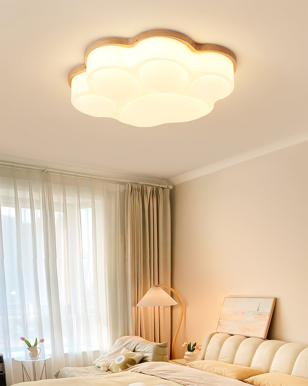 KittyLuxe - Ceiling Light with Playful Cat Paw Design and Subtle Glow