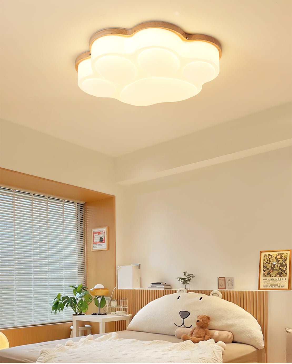 KittyLuxe - Ceiling Light with Playful Cat Paw Design and Subtle Glow