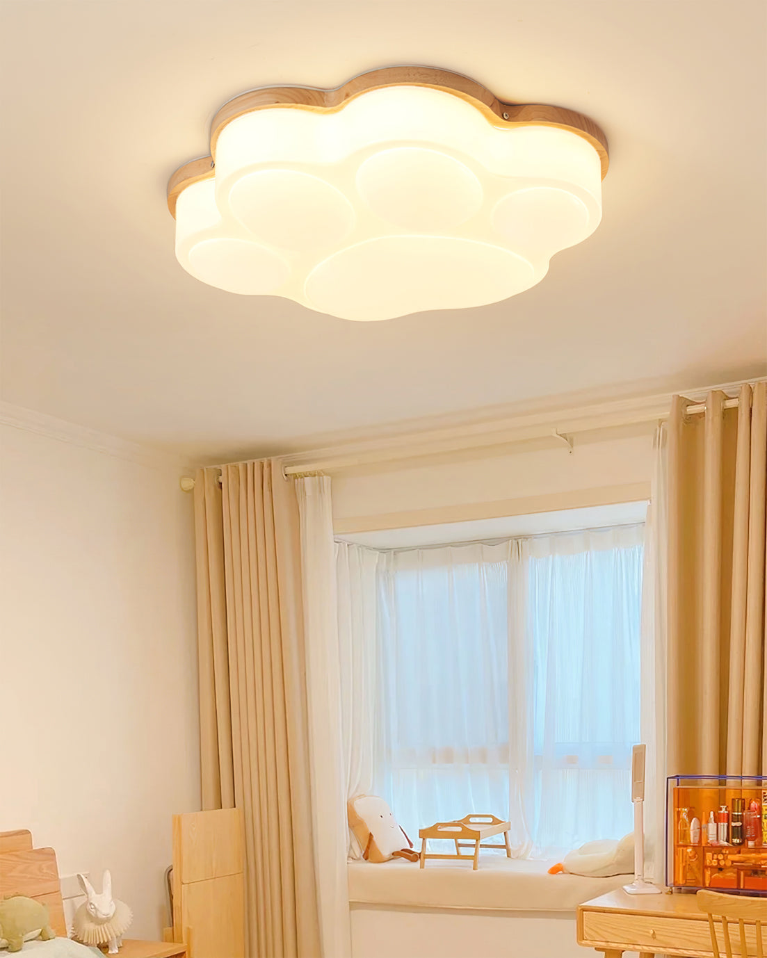 KittyLuxe - Ceiling Light with Playful Cat Paw Design and Subtle Glow