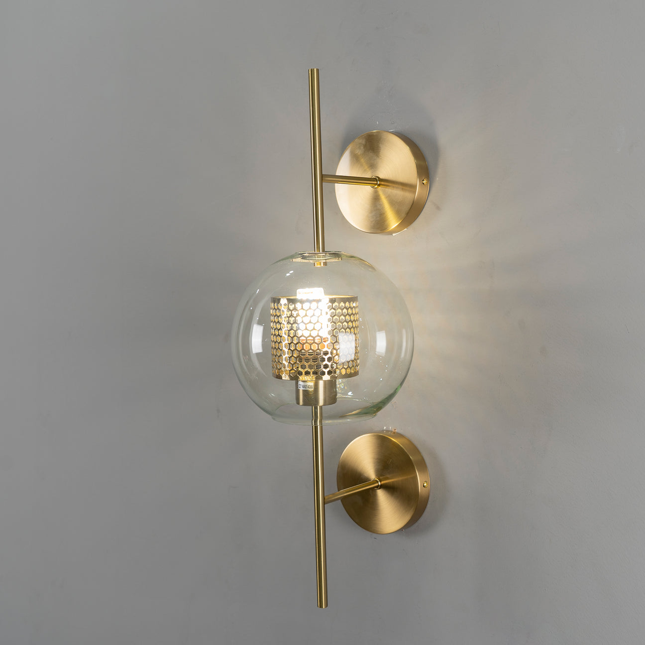 CrystalBeam – Illuminated Glass Wall Lamp for Stylish Lighting