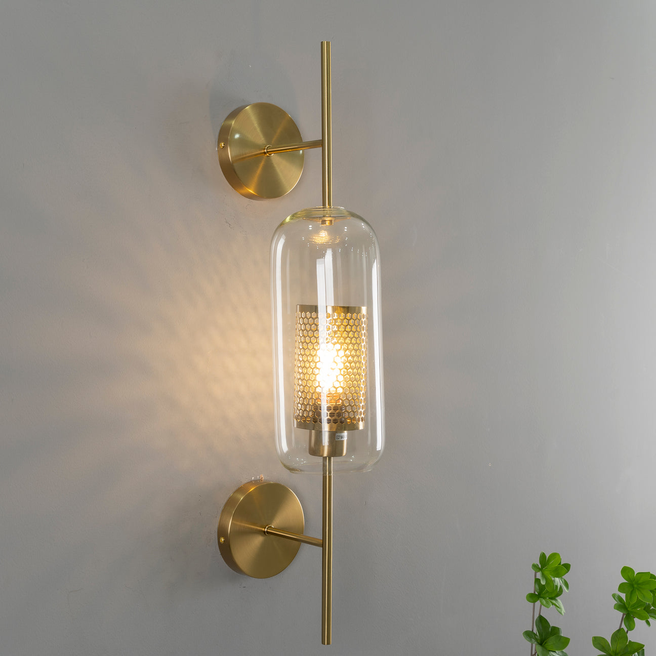 CrystalBeam – Illuminated Glass Wall Lamp for Stylish Lighting