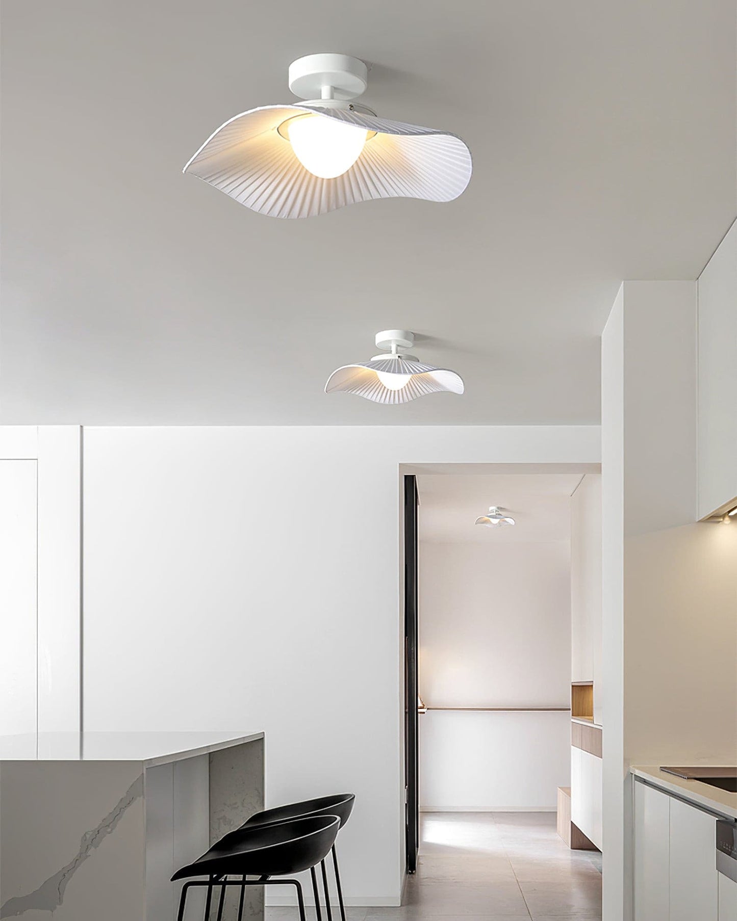 SkyLuxe - Ceiling Lamp with Cloud Detailing and Warm Light Spread