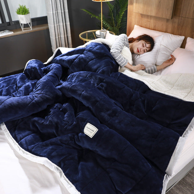 Ellena LuxeWarm Lamb Fleece Blanket: perfect for winter and autumn