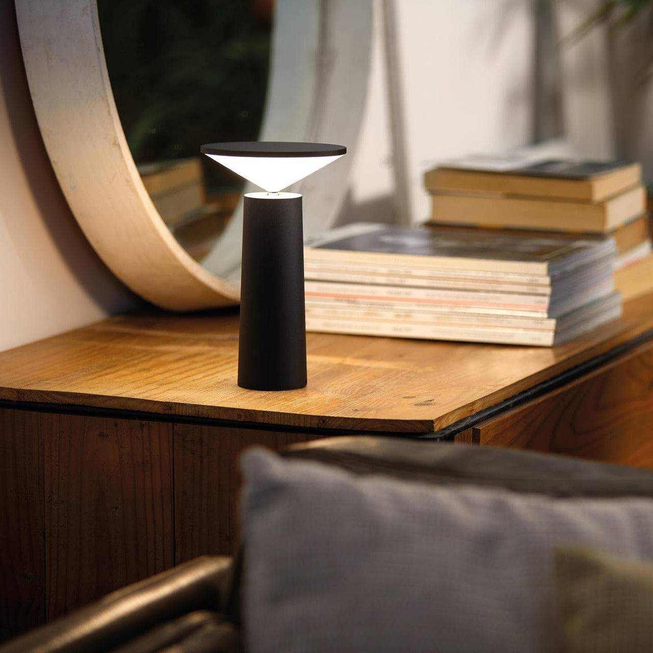 FlexiBeam - Modern LED Table Lamp with Swivel Head