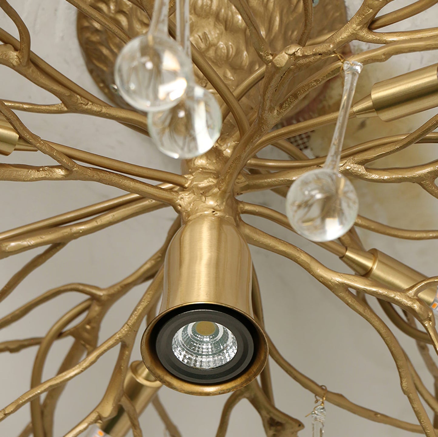 DivinoAura - Timeless Ceiling Light with Luxurious Finish and Soft Light