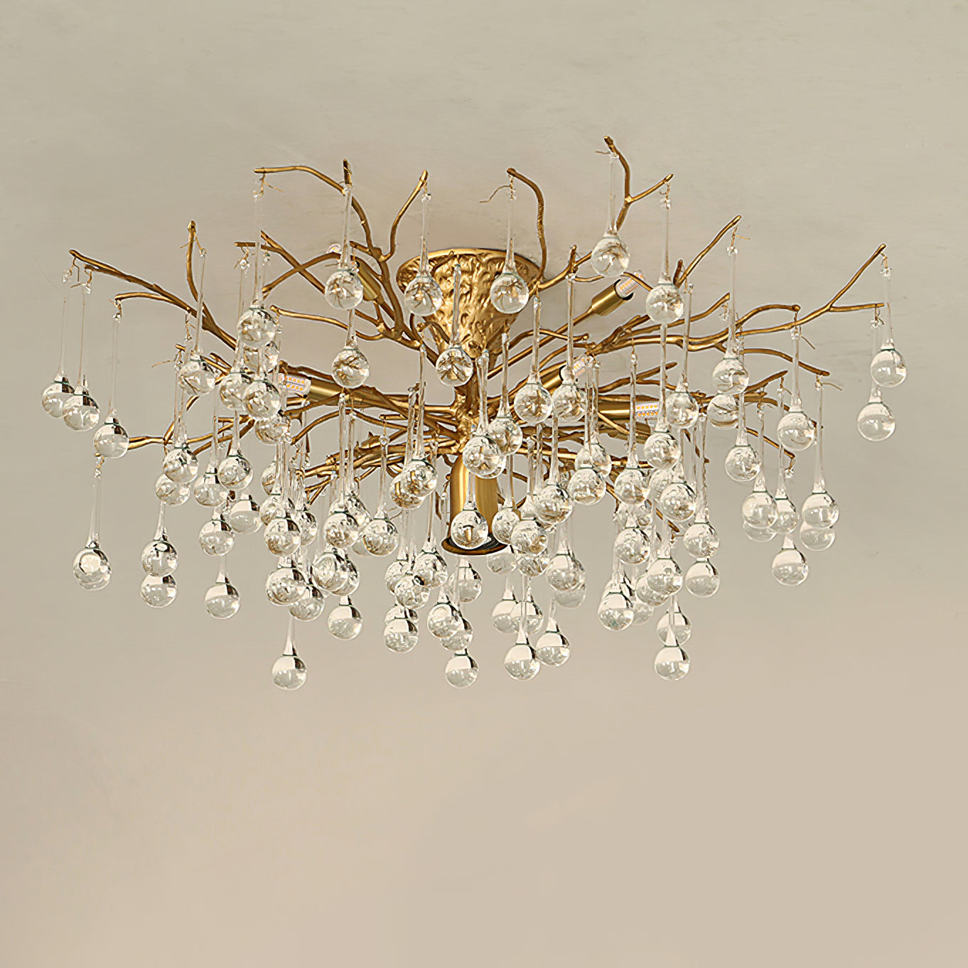 DivinoAura - Timeless Ceiling Light with Luxurious Finish and Soft Light