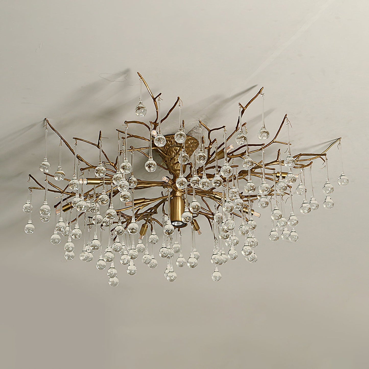 DivinoAura - Timeless Ceiling Light with Luxurious Finish and Soft Light