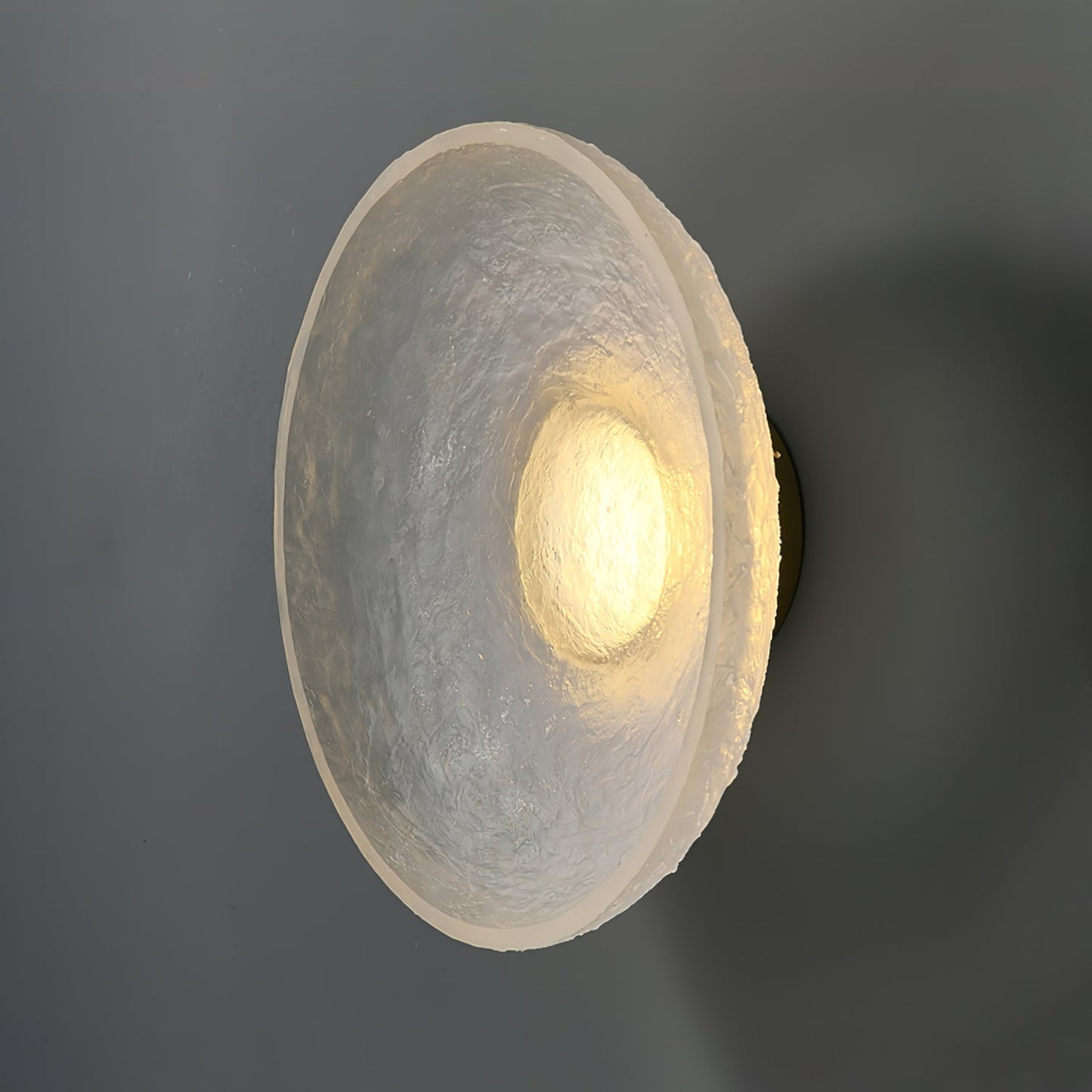 SculptLight – Modern Resin Wall Lamp for Timeless Elegance