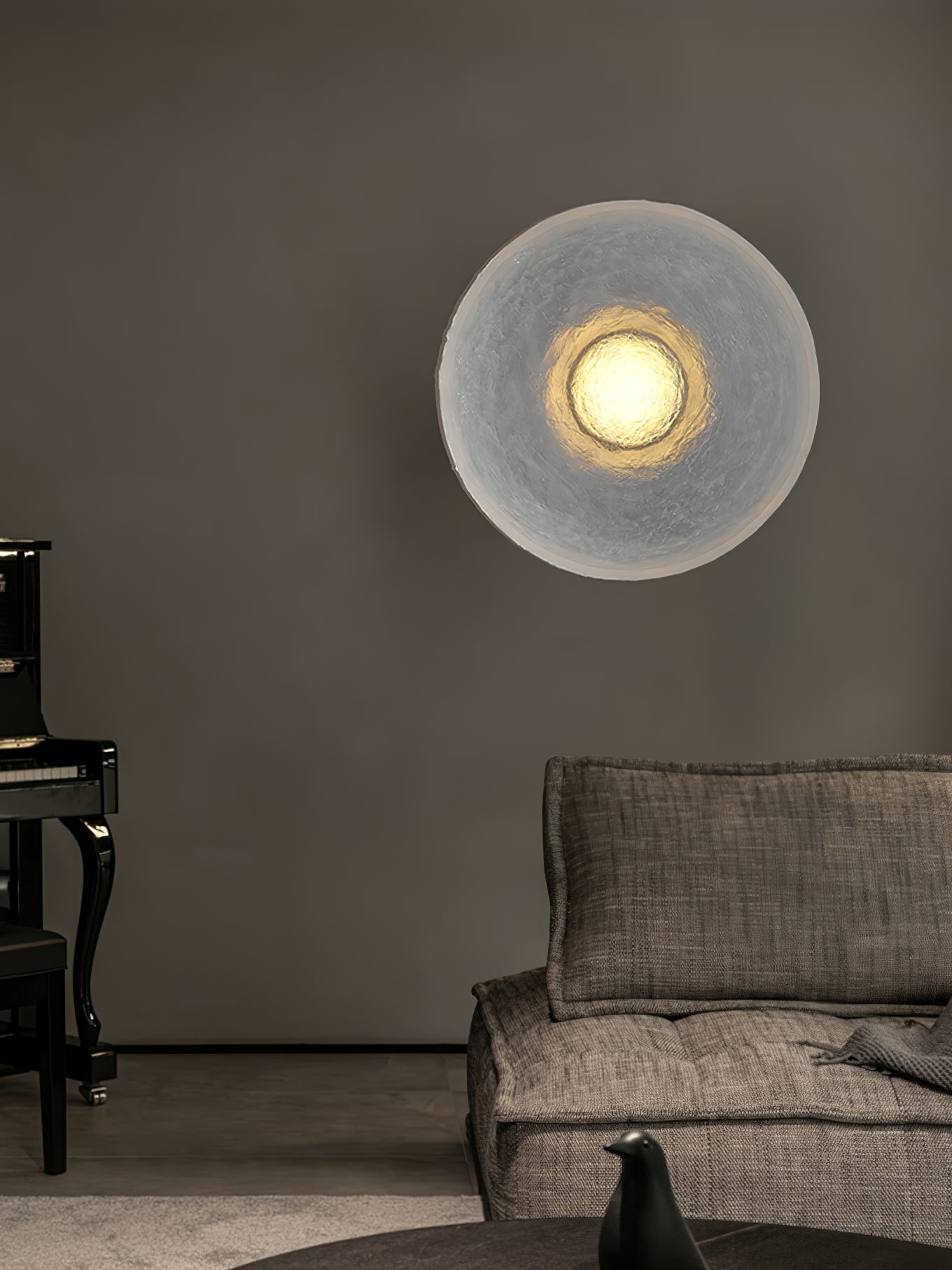 SculptLight – Modern Resin Wall Lamp for Timeless Elegance
