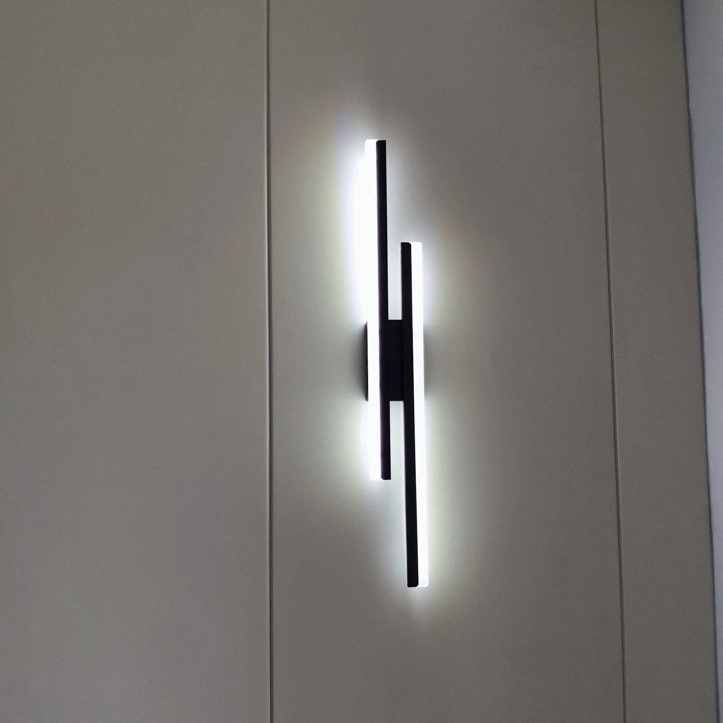 NordicGlow – Sleek LED Wall Lamp for Modern Spaces