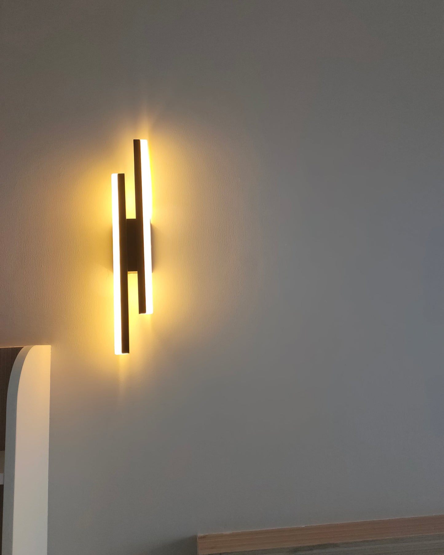 NordicGlow – Sleek LED Wall Lamp for Modern Spaces