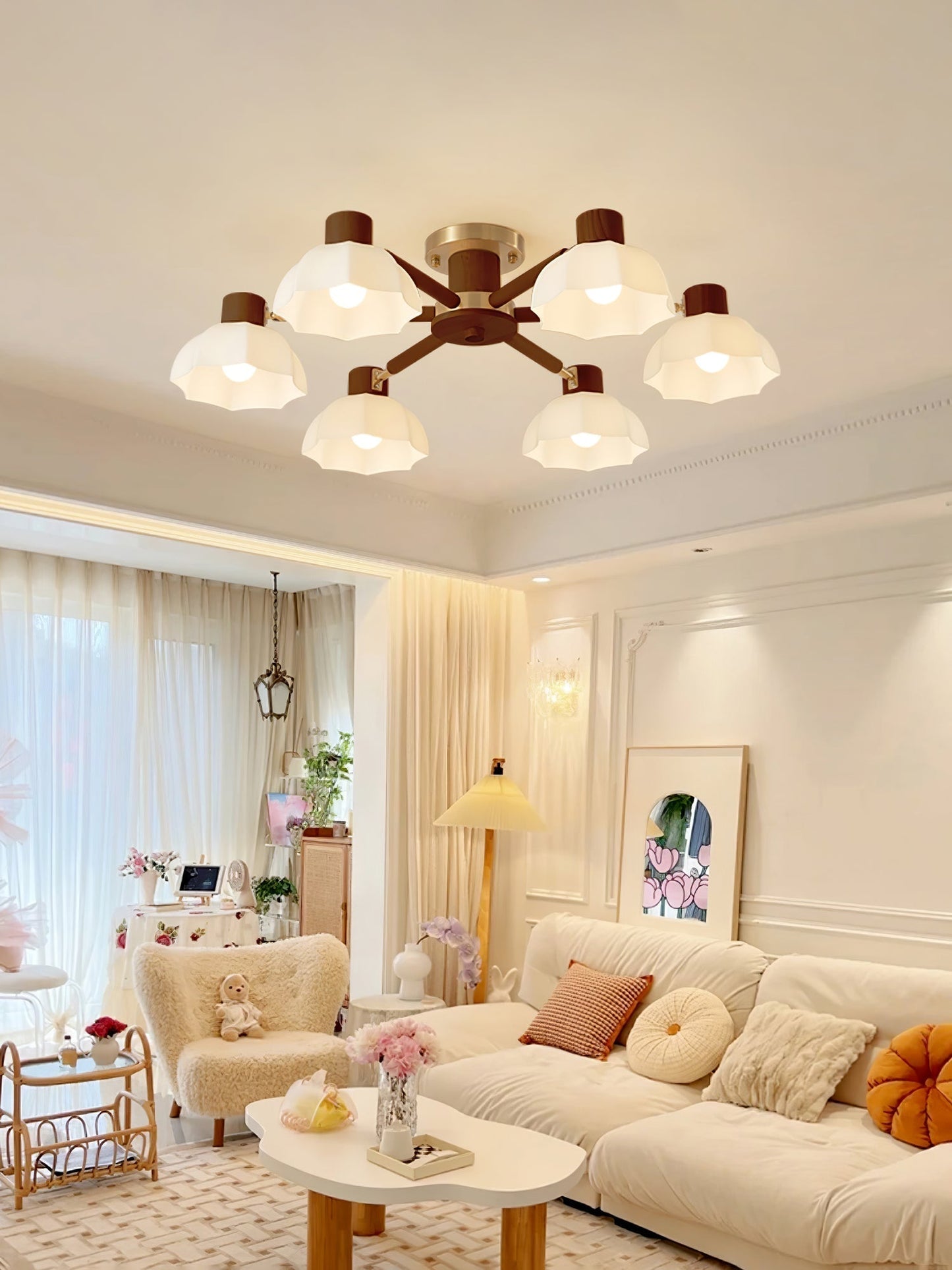 FloraAura - Ceiling Lamp with Flower Shape and Cozy Light Spread