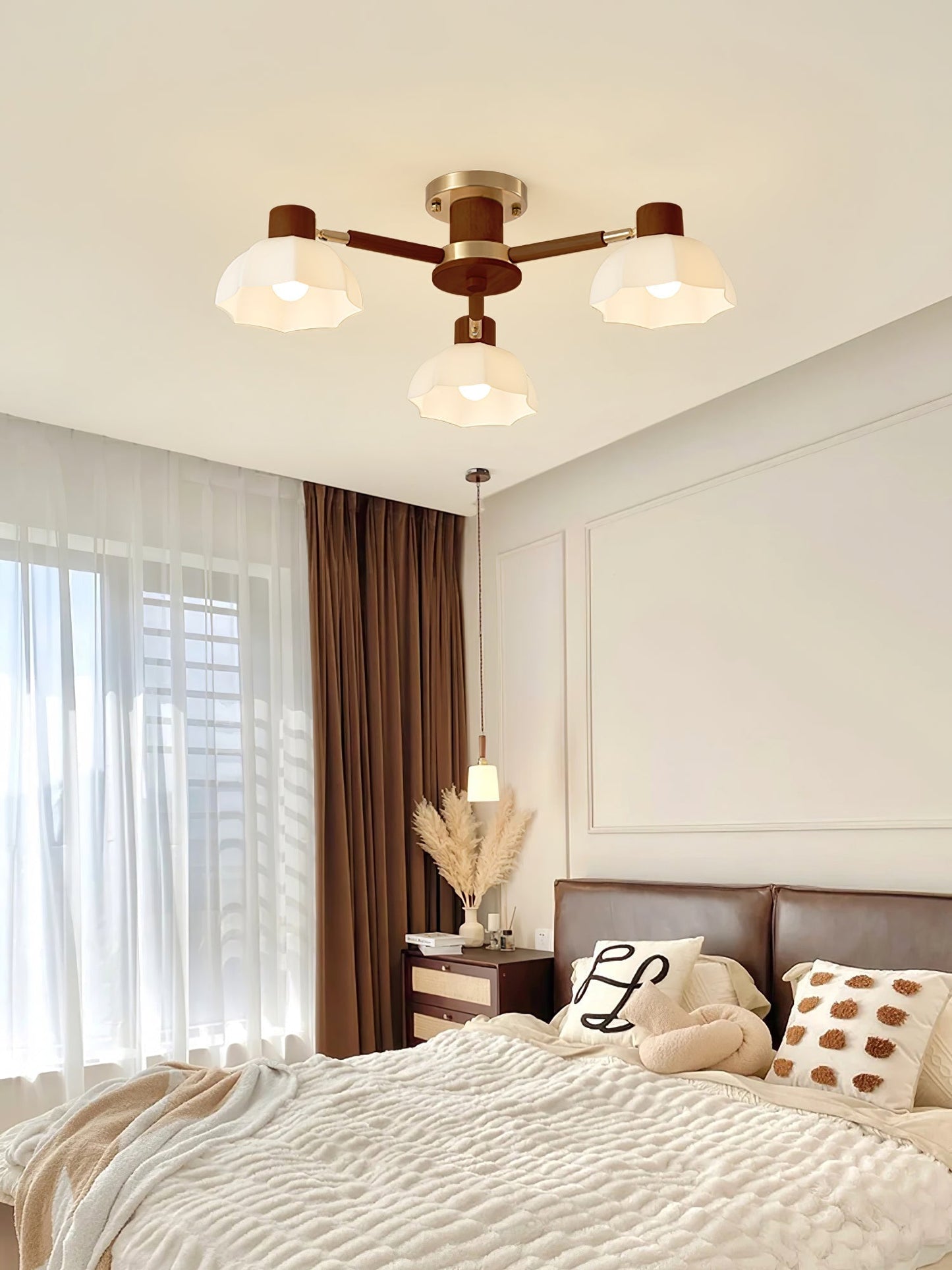 FloraAura - Ceiling Lamp with Flower Shape and Cozy Light Spread