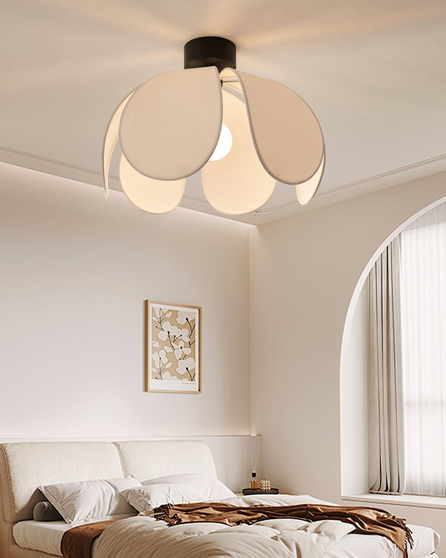 BloomLuxe - Ceiling Light with Elegant Fabric Petals and Warm Radiance