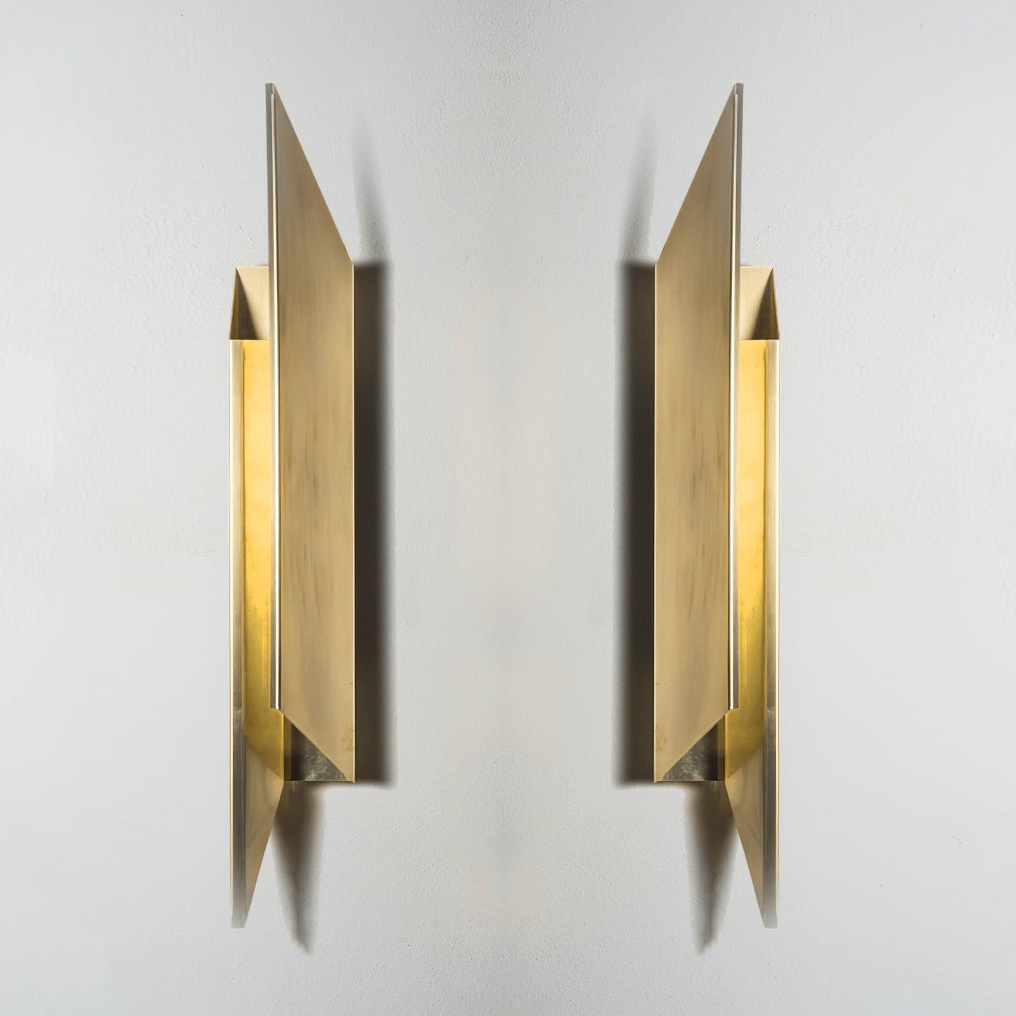 TechBeam – Sleek Modern Wall Light with Advanced Design