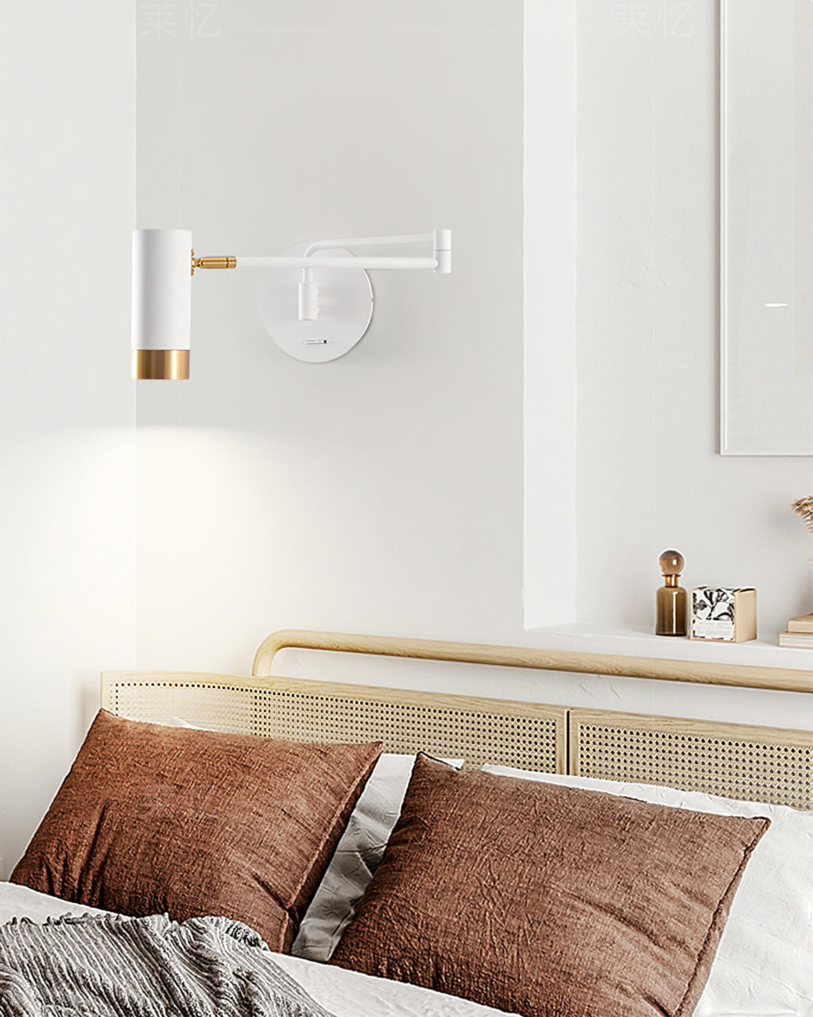 FlexiLume – Adjustable Arm Wall Light for Versatile Illumination