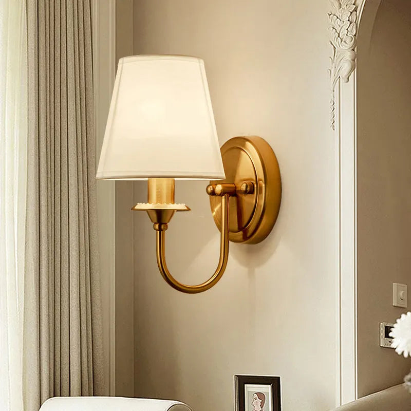 BeamGlow – LED Wall Lamp with Stylish American Design
