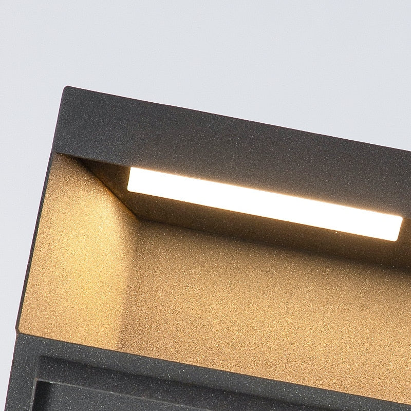 BeamSmart – Modern Outdoor Lamp with Smart Sensor