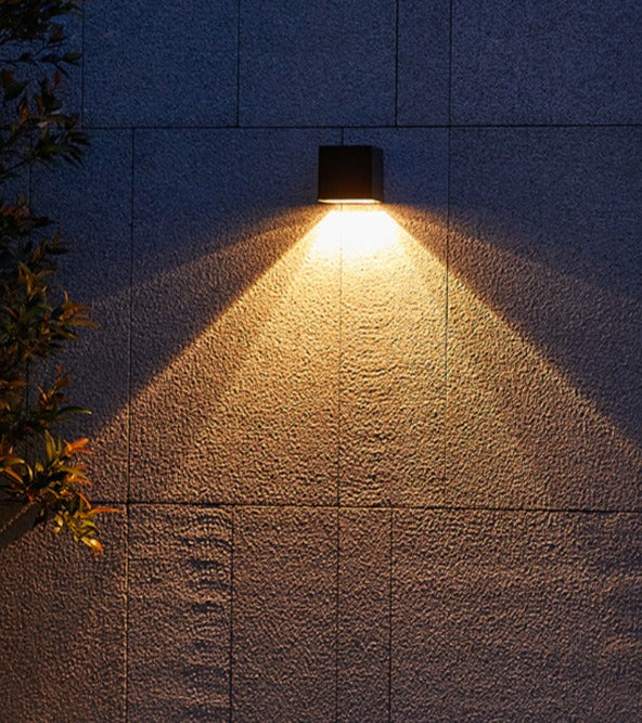GlowBeam – Elegant Outdoor Wall Lamp for Mood Lighting