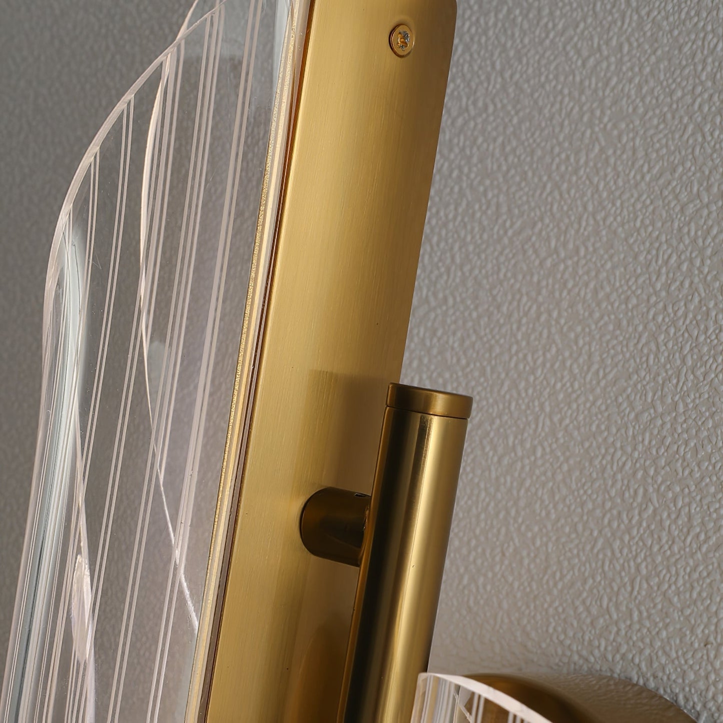 CrystalAura – Sparkling Crystal Wall Light for Glamorous Touch
