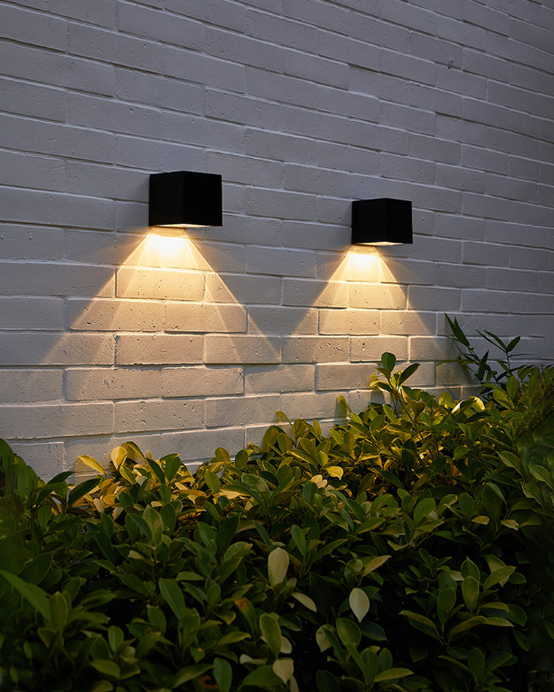 GlowBeam – Elegant Outdoor Wall Lamp for Mood Lighting