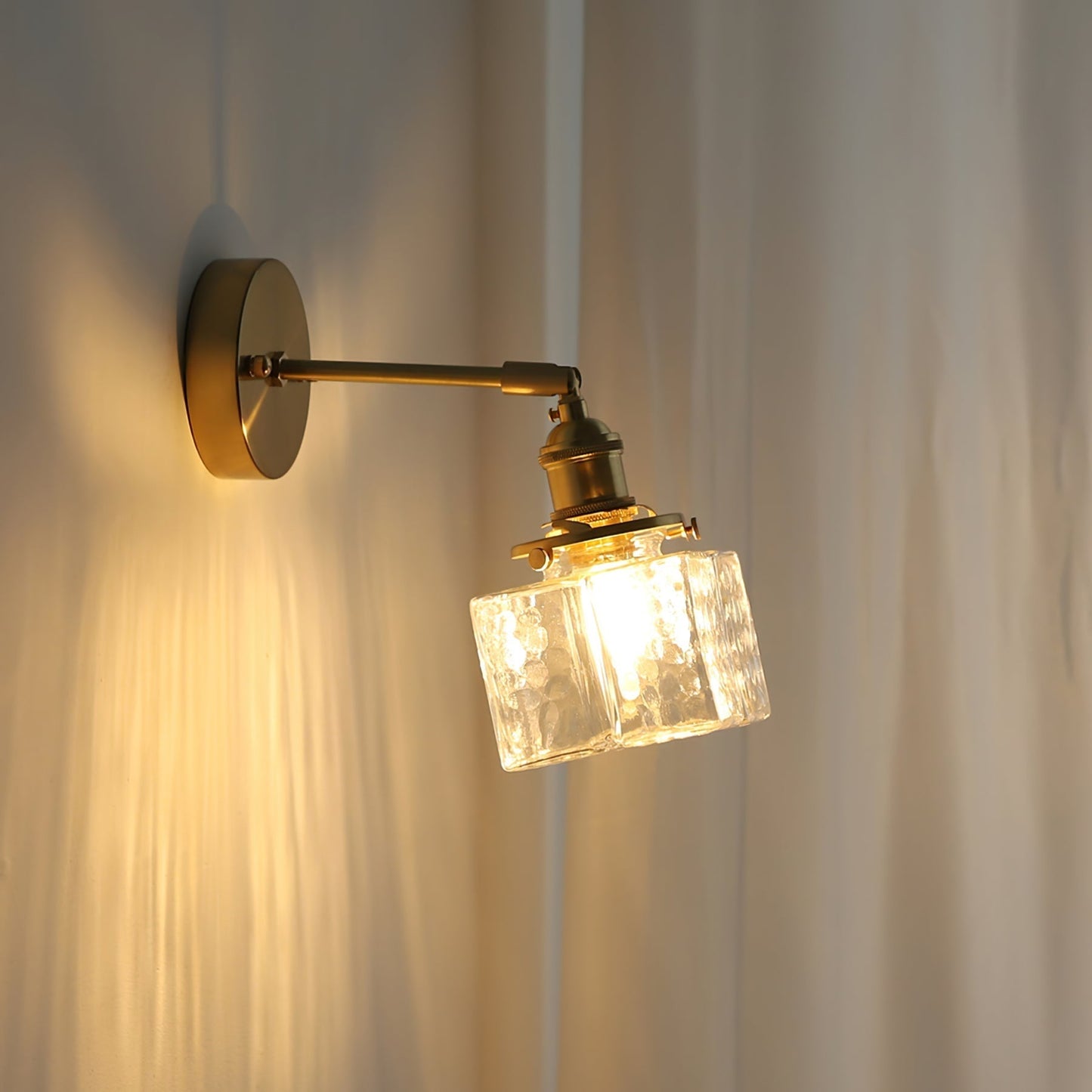 RegalGlow – Royal-Inspired Wall Lamp for Refined Spaces