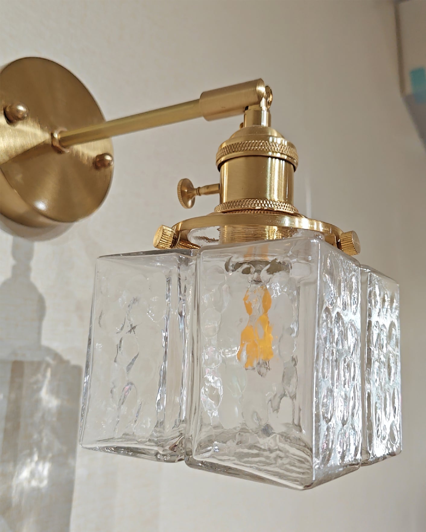 RegalGlow – Royal-Inspired Wall Lamp for Refined Spaces