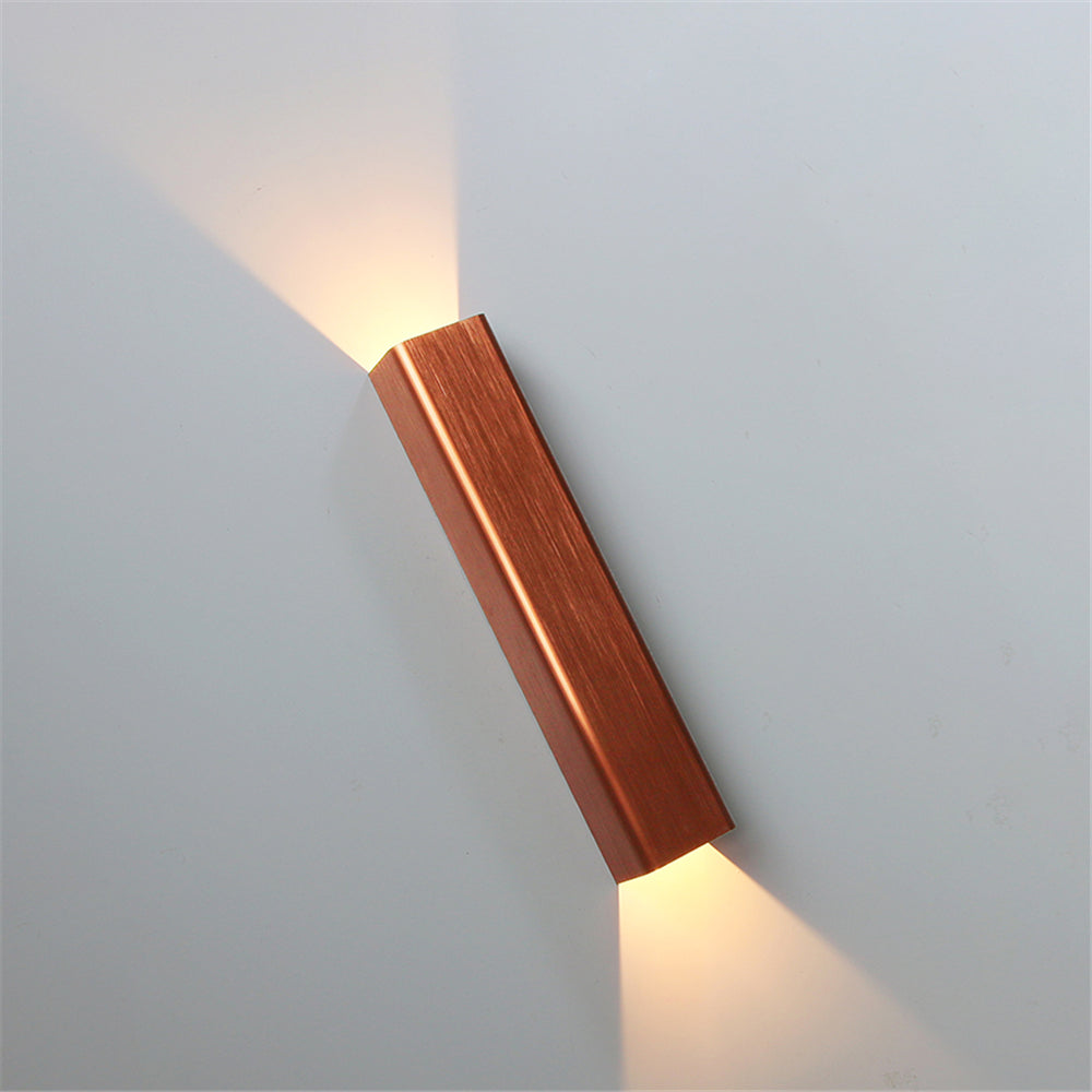 BeamLuxe – Sleek Outdoor Lamp for Contemporary Spaces