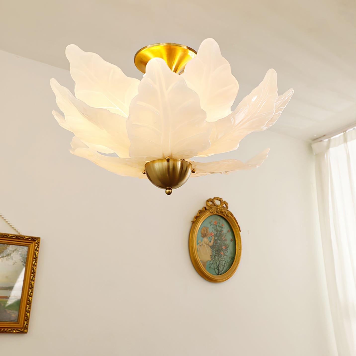 FoliageGlow - Ceiling Lamp with Glass Leaf Design and Gentle Lighting