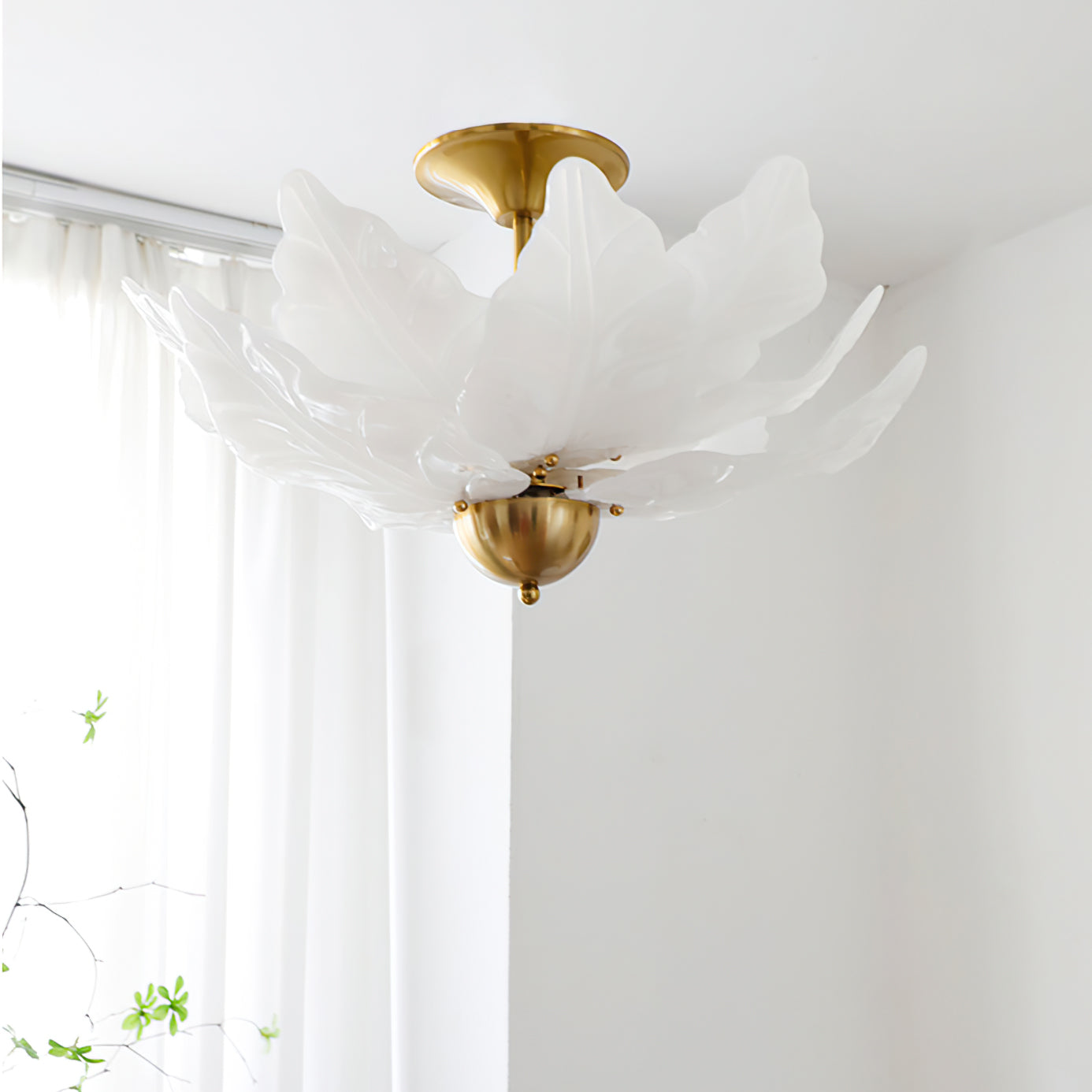 FoliageGlow - Ceiling Lamp with Glass Leaf Design and Gentle Lighting
