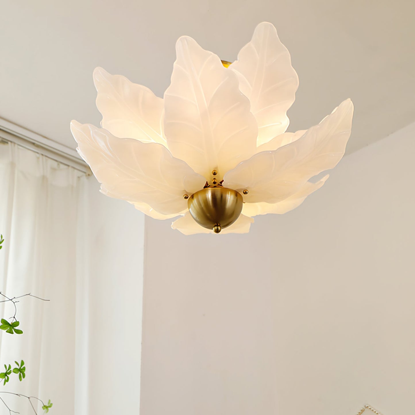 FoliageGlow - Ceiling Lamp with Glass Leaf Design and Gentle Lighting