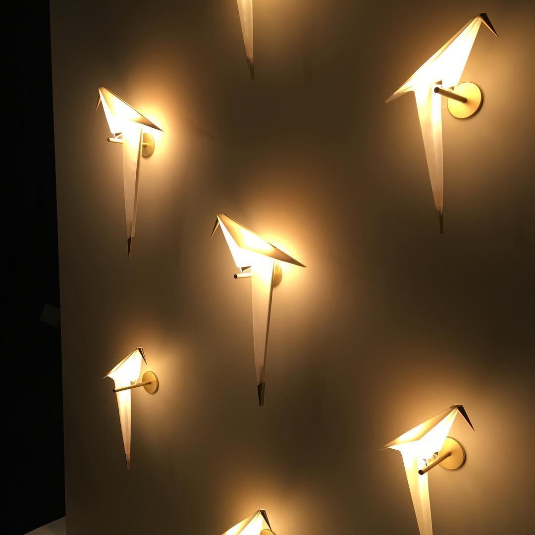 FeatherLuxe – Bird-Inspired Wall Lamp for a Whimsical Look