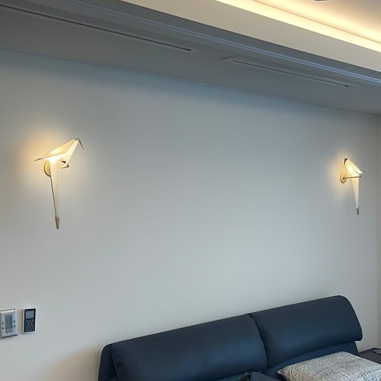 FeatherLuxe – Bird-Inspired Wall Lamp for a Whimsical Look