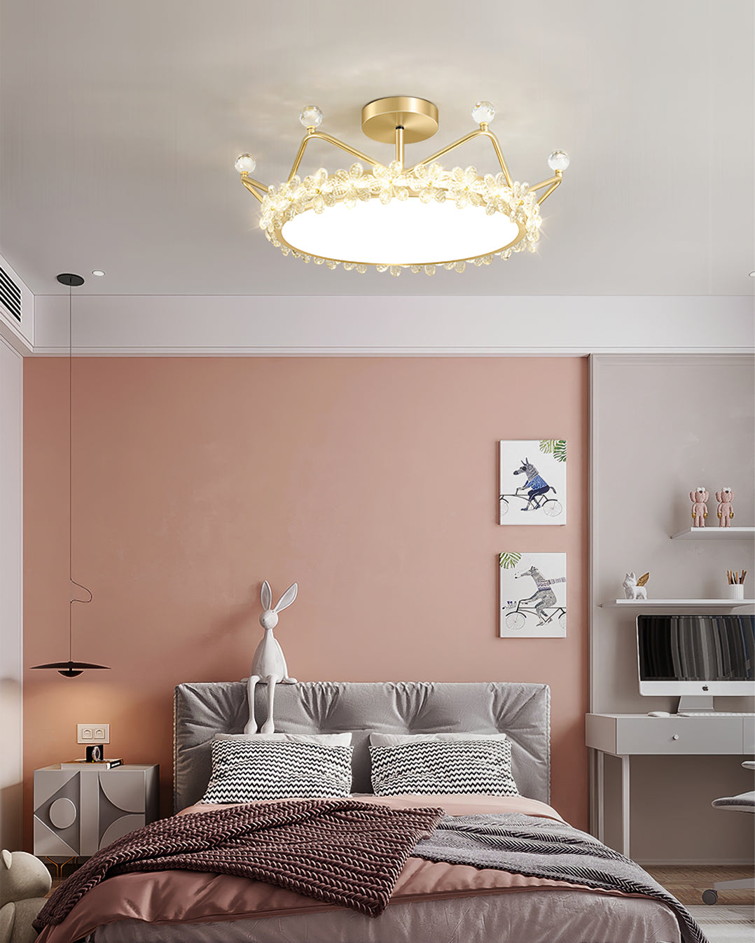 RegalLuxe - Ceiling Lamp with Crown Styling and Cozy Light Spread