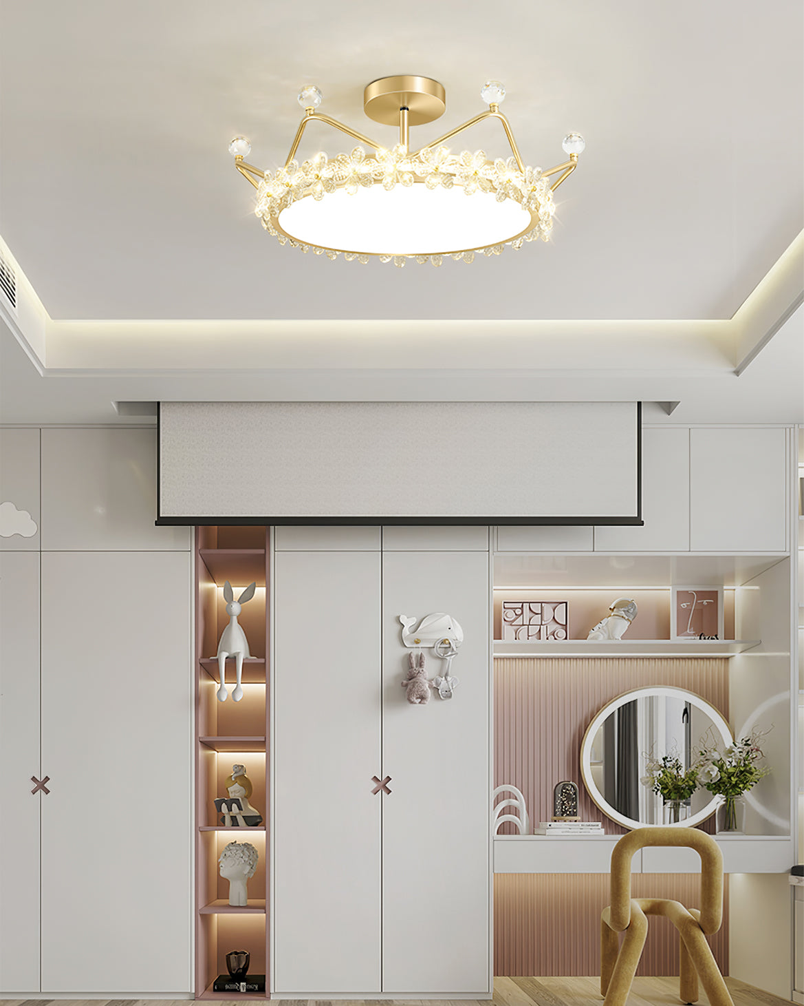RegalLuxe - Ceiling Lamp with Crown Styling and Cozy Light Spread