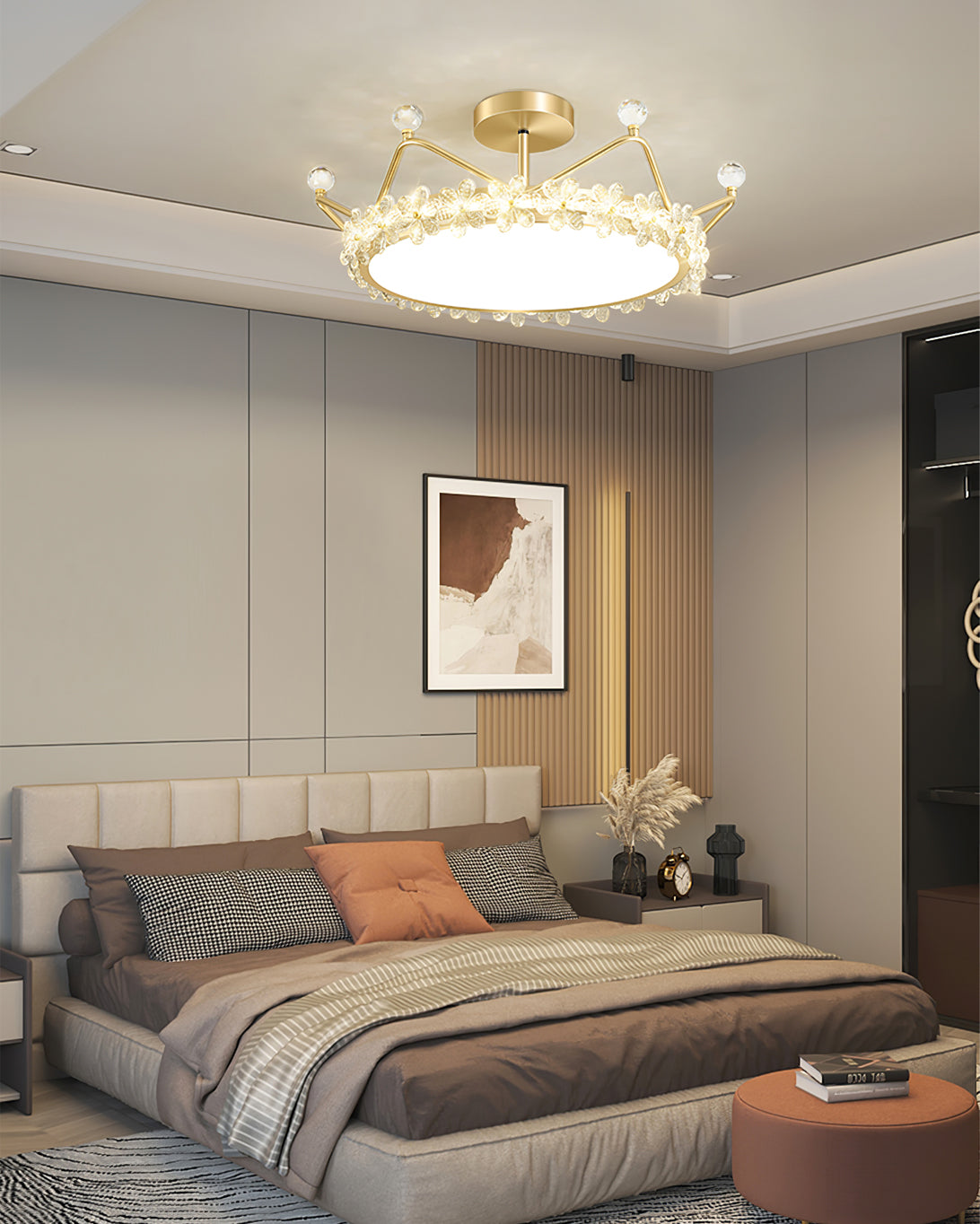 RegalLuxe - Ceiling Lamp with Crown Styling and Cozy Light Spread