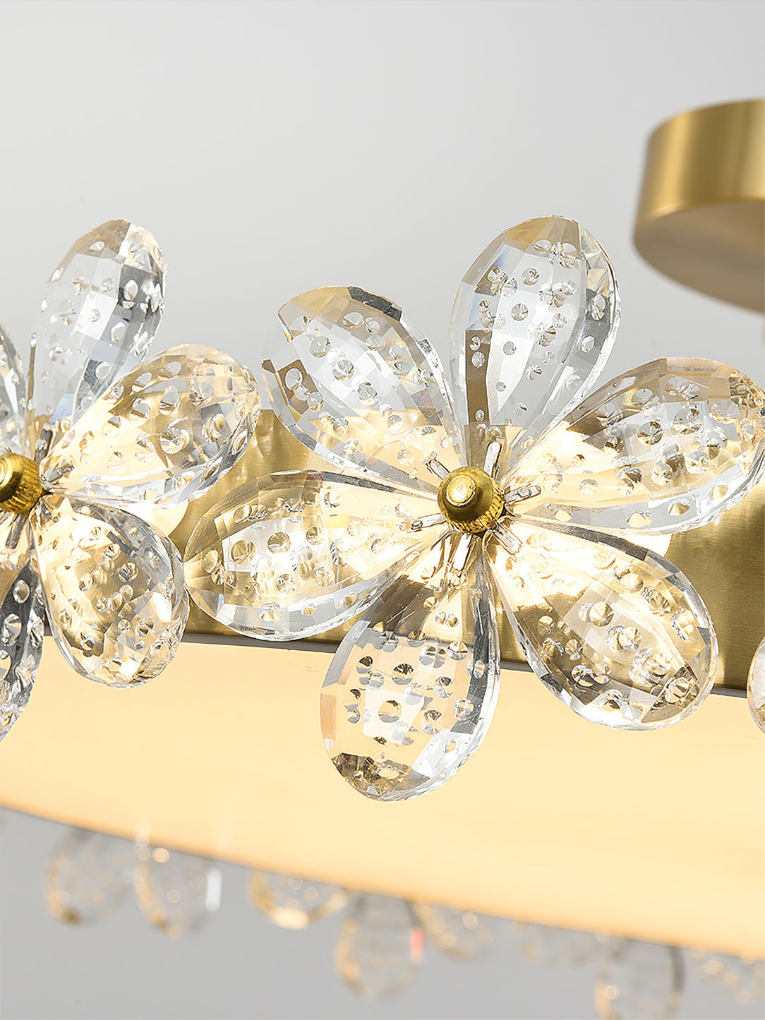 FloralCrystal - Ceiling Lamp with Crystal Petals and Subtle Light Spread