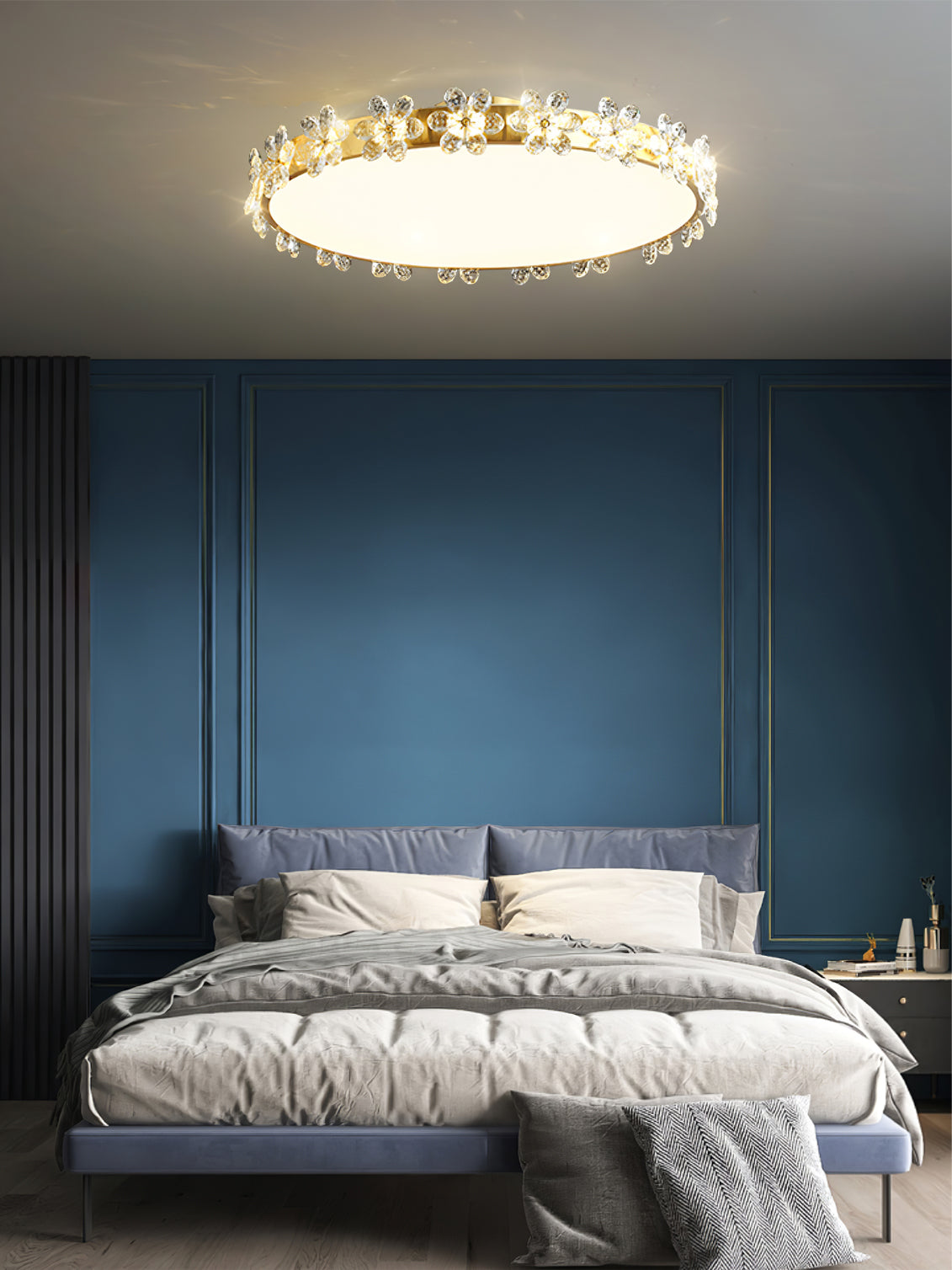 FloralCrystal - Ceiling Lamp with Crystal Petals and Subtle Light Spread