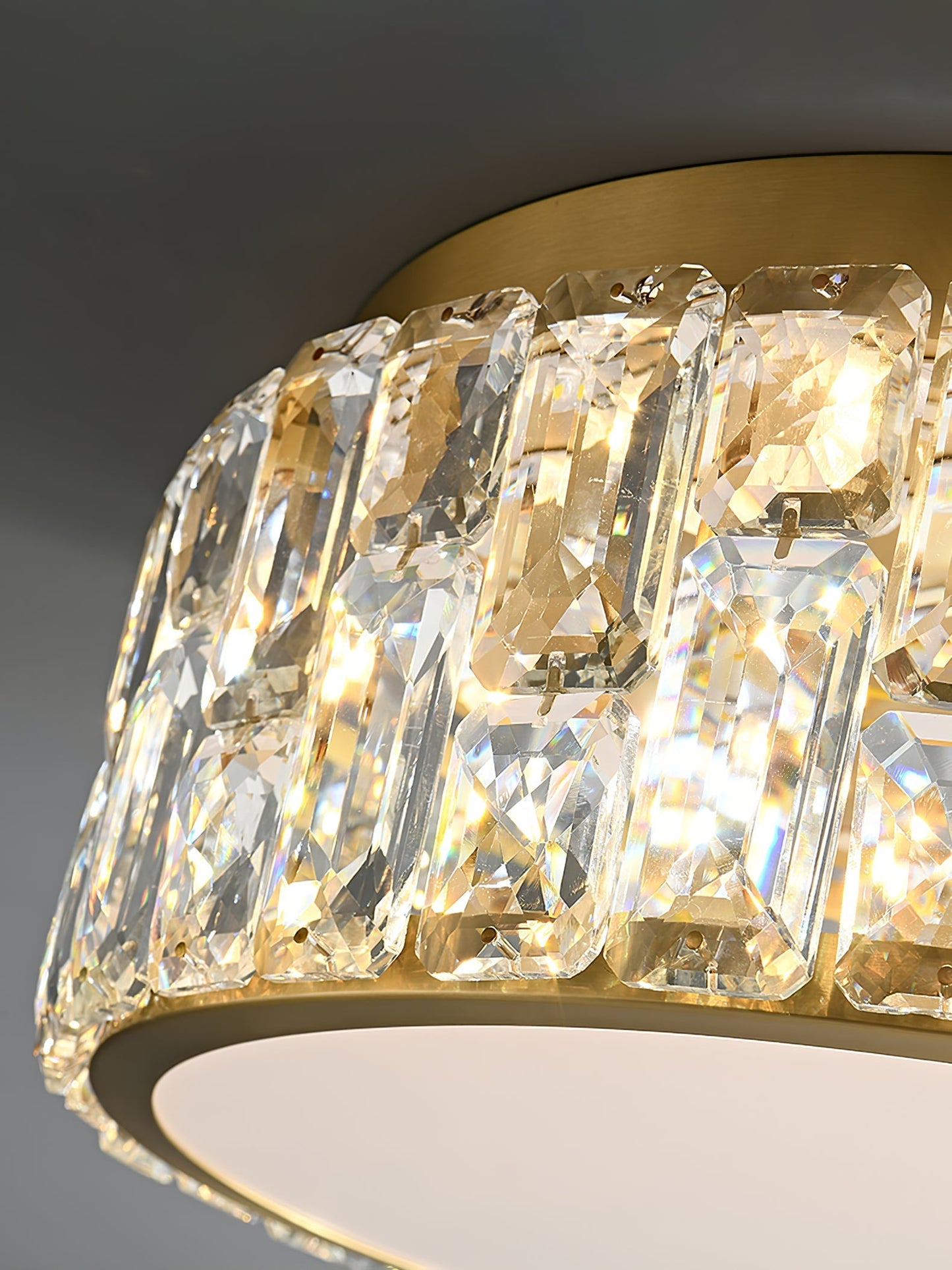 PrismLuxe - Ceiling Light with Sophisticated Design and Shifting Illumination