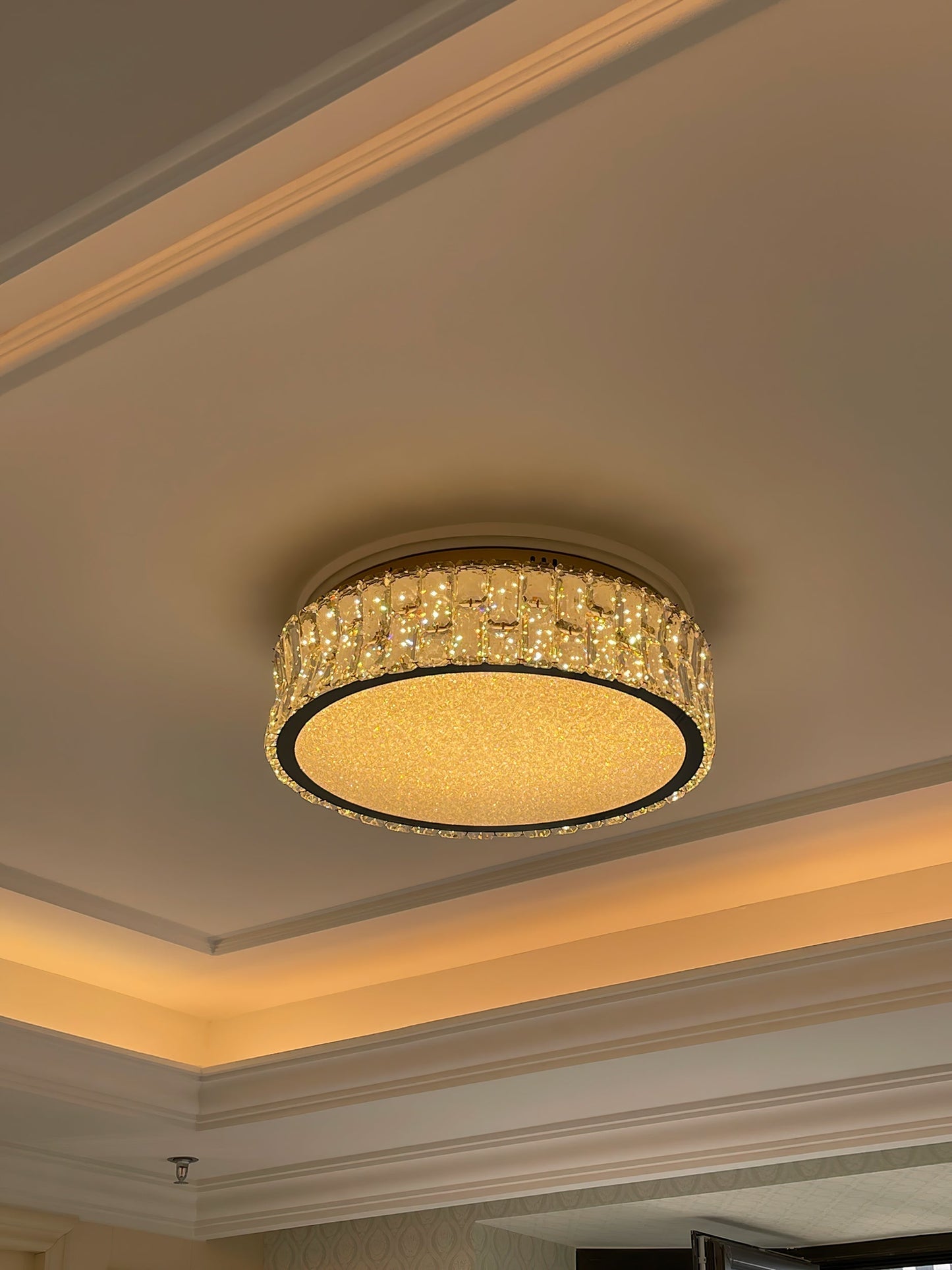 PrismLuxe - Ceiling Light with Sophisticated Design and Shifting Illumination