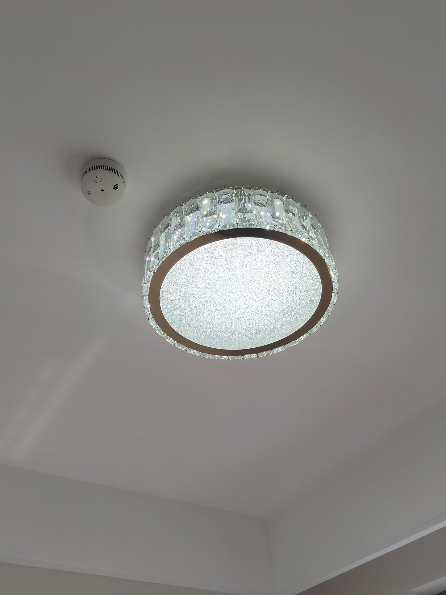PrismLuxe - Ceiling Light with Sophisticated Design and Shifting Illumination